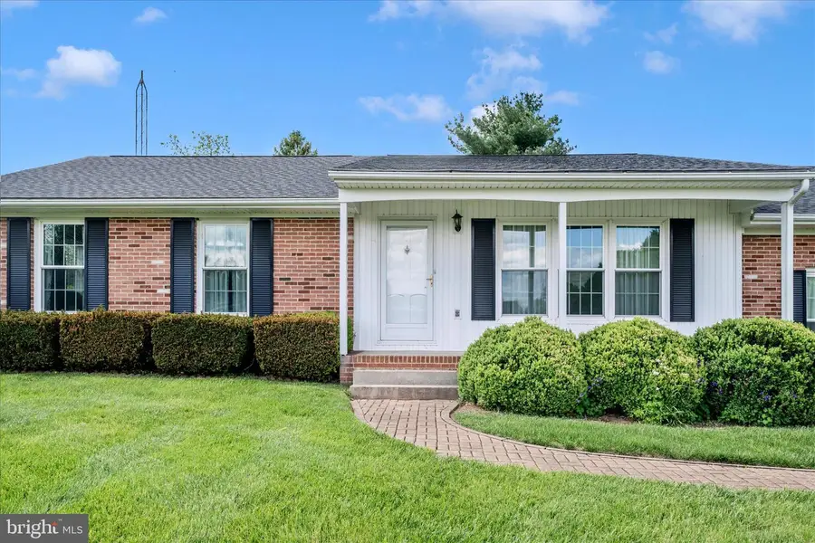 9496 Pocono Dr, Frederick, MD 21702 - #2