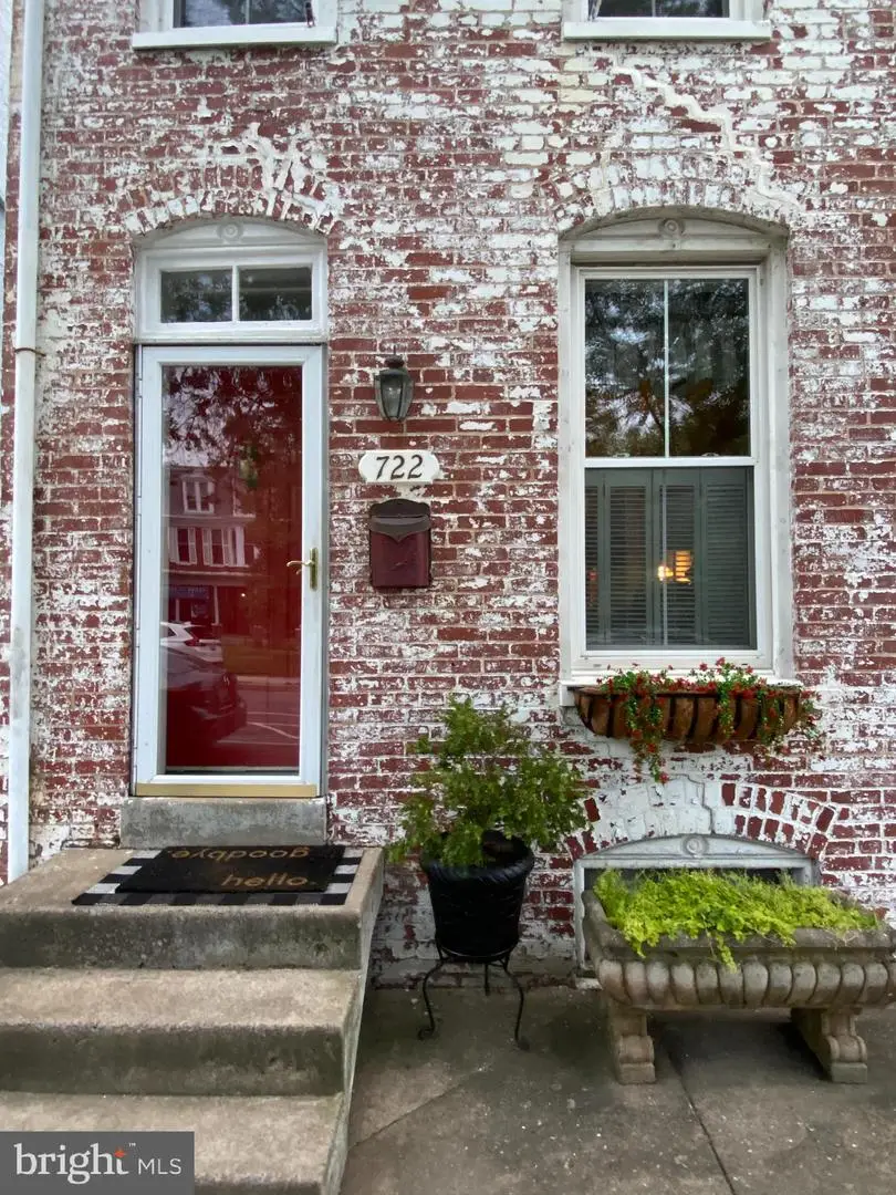 722 N Market St N, Frederick, MD 21701 - #2