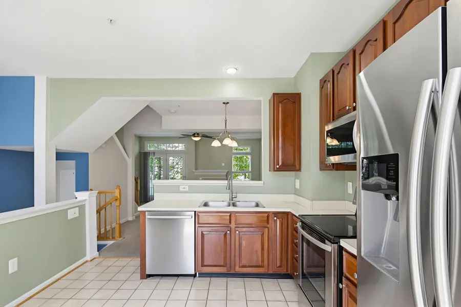 570 Eisenhower Dr, Frederick, MD 21703 - #3