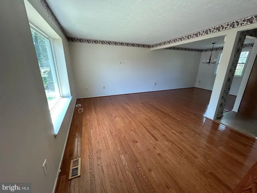 1837 Lawnview Dr, Frederick, MD 21702 - #2