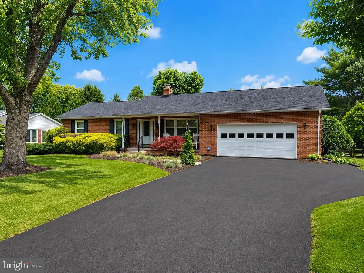 6806 Falstone Dr, Frederick, MD 21702 - #1