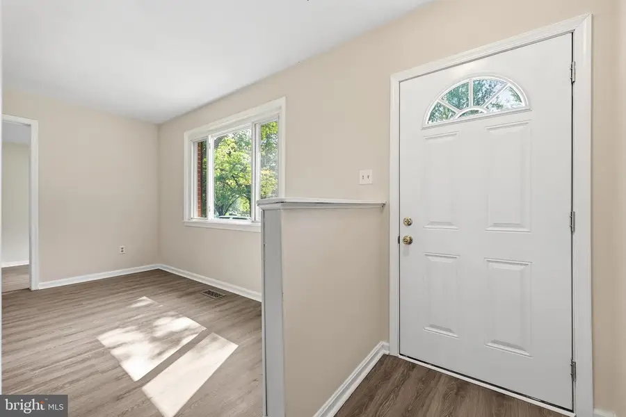 8215 Virginia Ln, Frederick, MD 21704 - #3