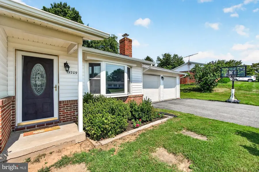 9209 Oak Tree Cir, Frederick, MD 21701 - #2