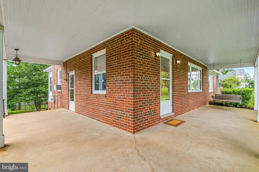 718 E Main St, Middletown, MD 21769 - #3