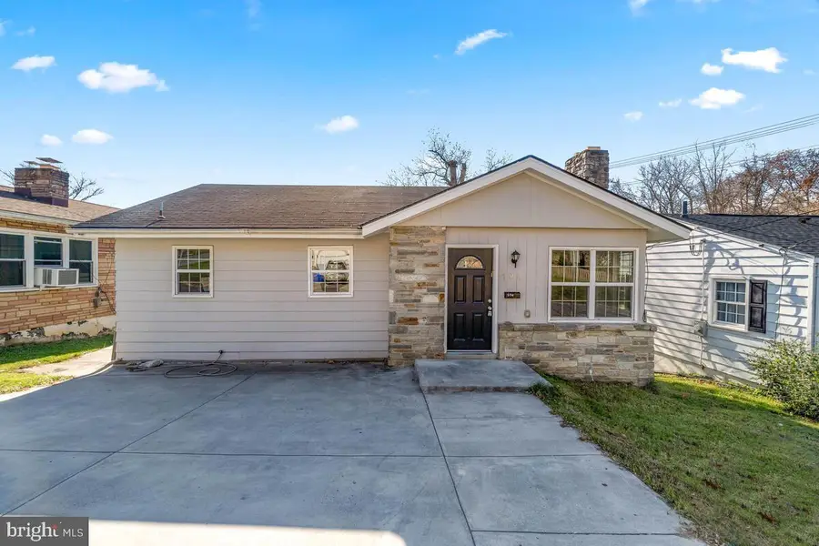 704 Brunswick St, Brunswick, MD 21716 - #2