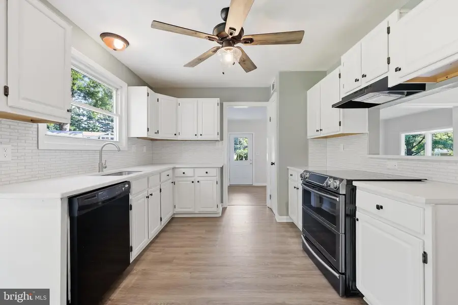 8215 Virginia Ln, Frederick, MD 21704 - #3