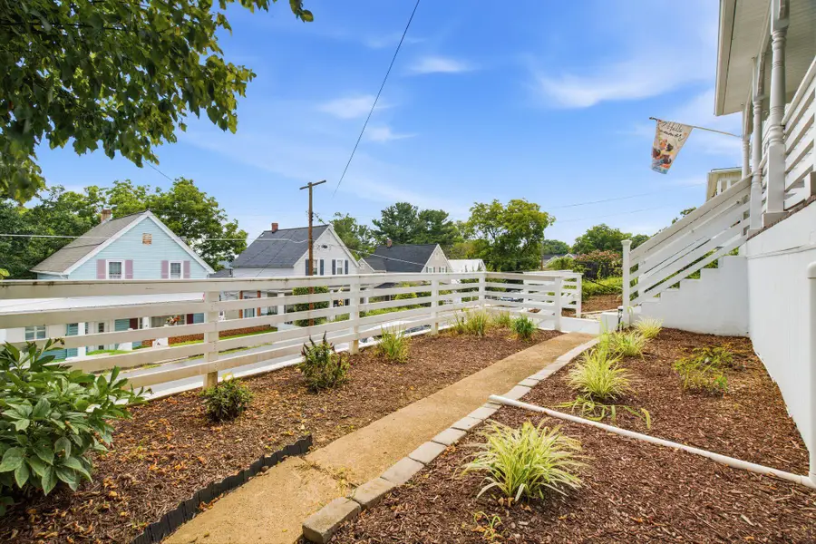 811 E B St, Brunswick, MD 21716 - #2