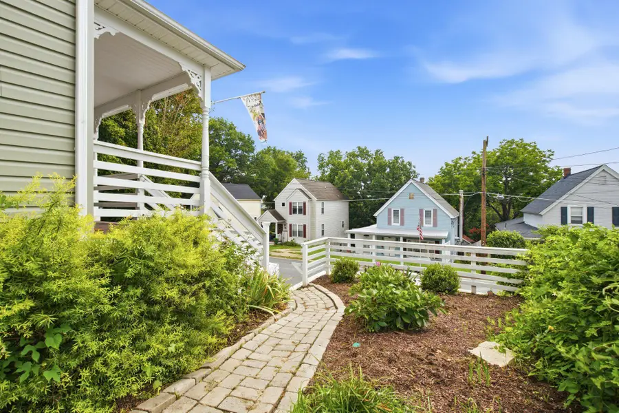 811 E B St, Brunswick, MD 21716 - #3