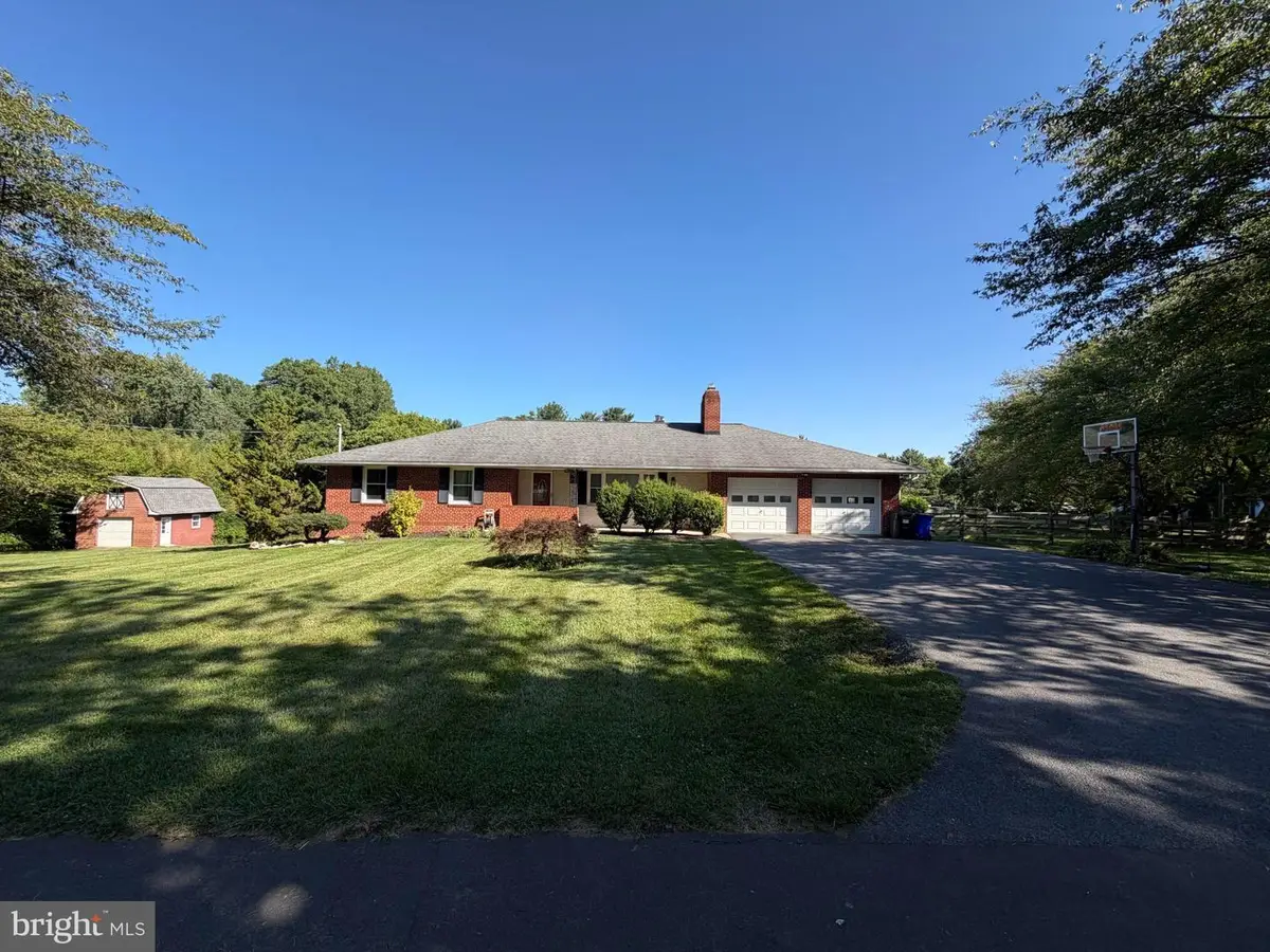 2901 Francis Dr, Frederick, MD 21704 - #1