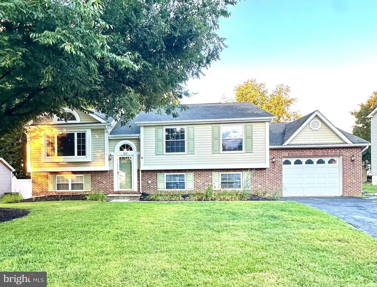 212 Sandstone Dr, Walkersville, MD 21793 - #1