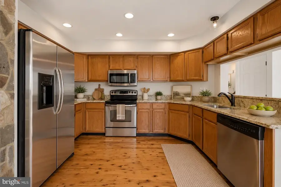 879 Waterford Dr, Frederick, MD 21702 - #2