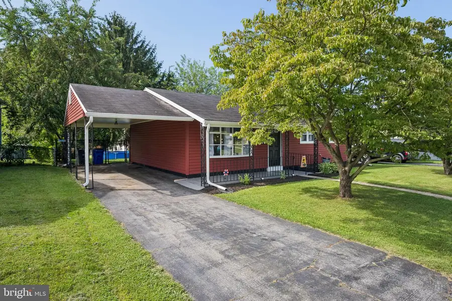 902 Young Pl, Frederick, MD 21702 - #3