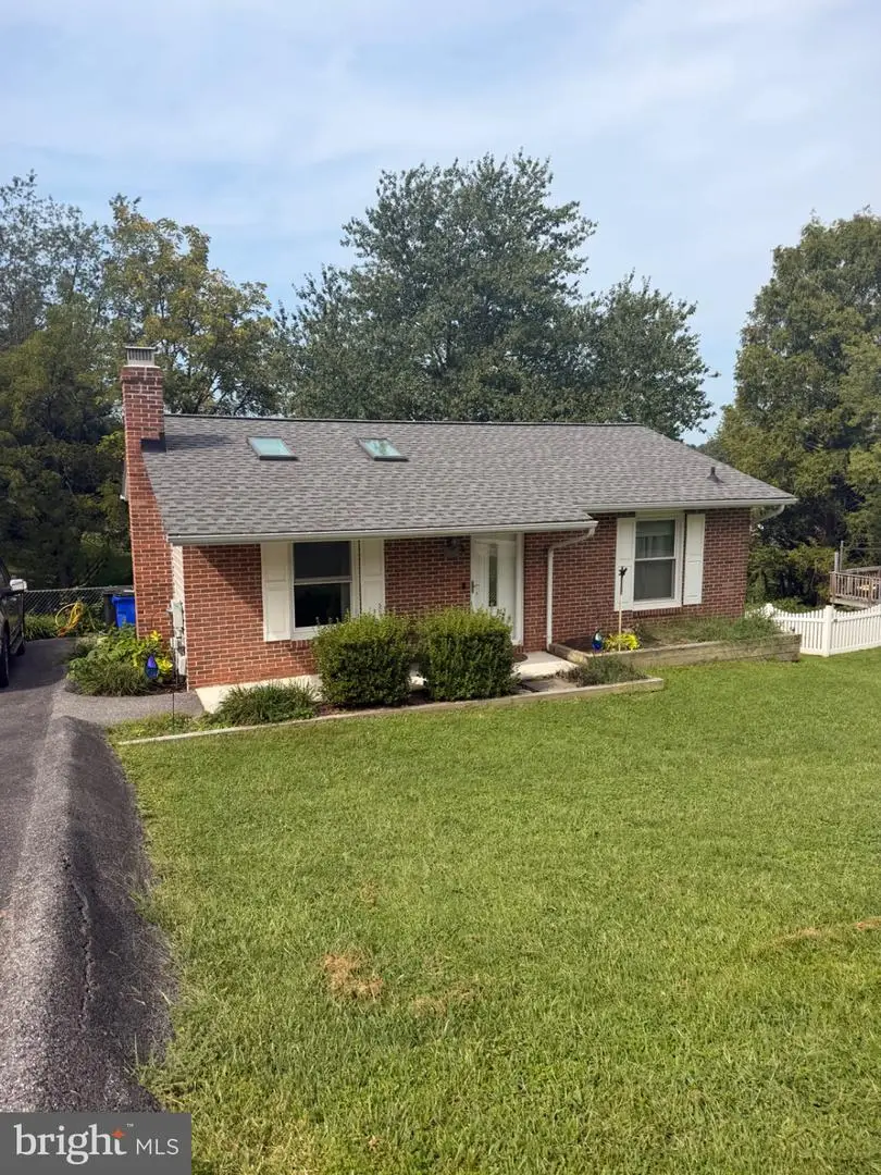 4 Donalds Ln, Mount Airy, MD 21771 - #1