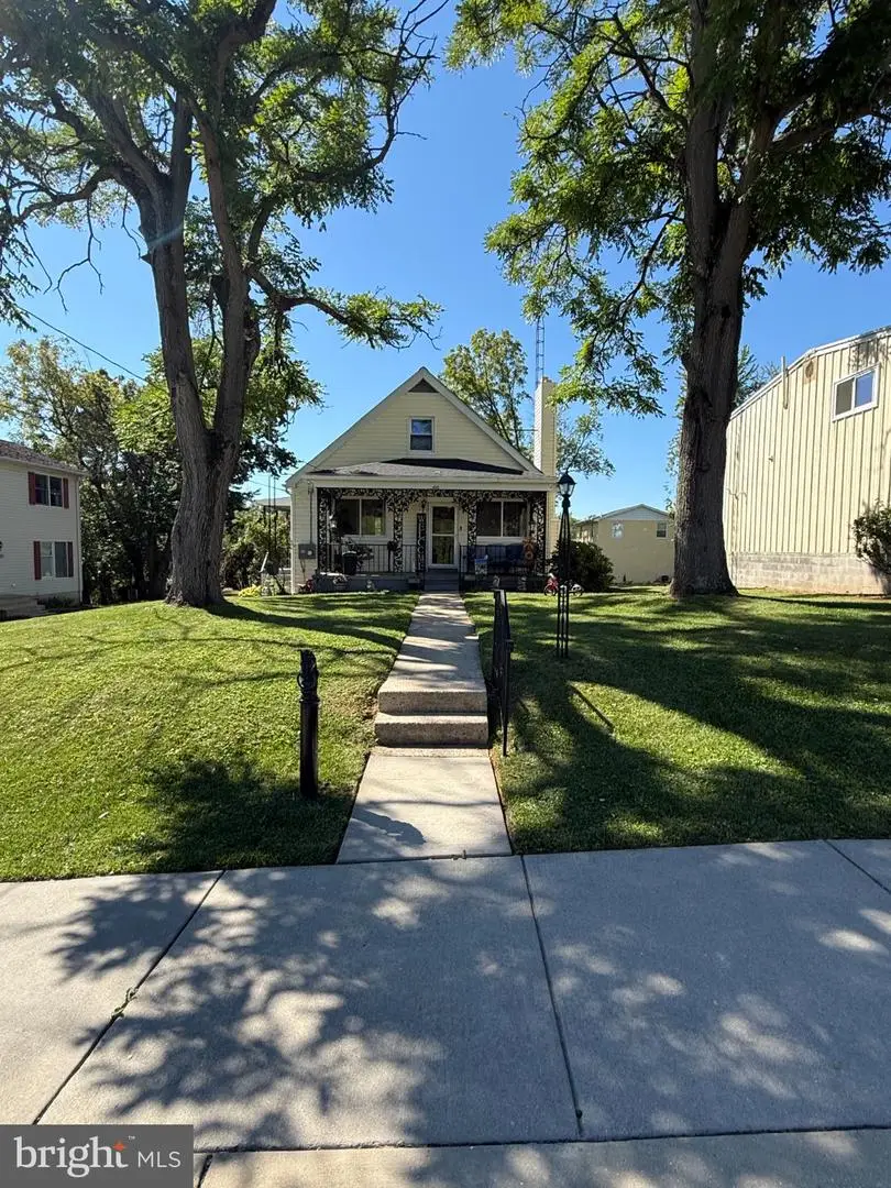 400 W Green St, Middletown, MD 21769 - #1