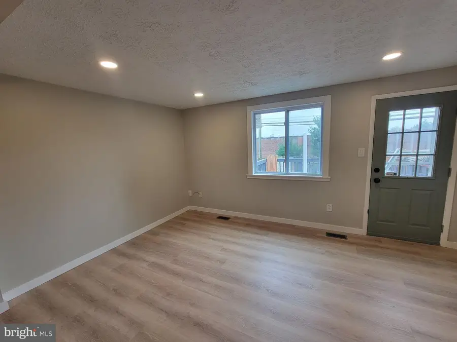 246 Canfield Ter, Frederick, MD 21702 - #2