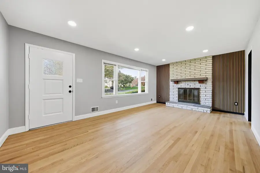 3887 Shadywood Dr, Jefferson, MD 21755 - #3