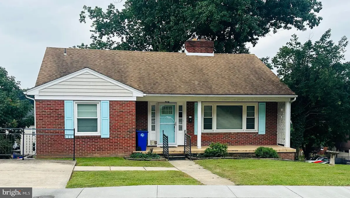 416 W B St, Brunswick, MD 21716 - #1