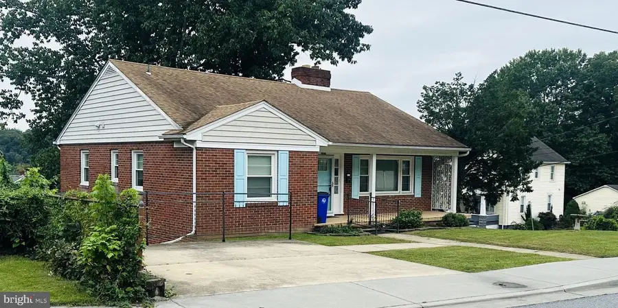 416 W B St, Brunswick, MD 21716 - #3