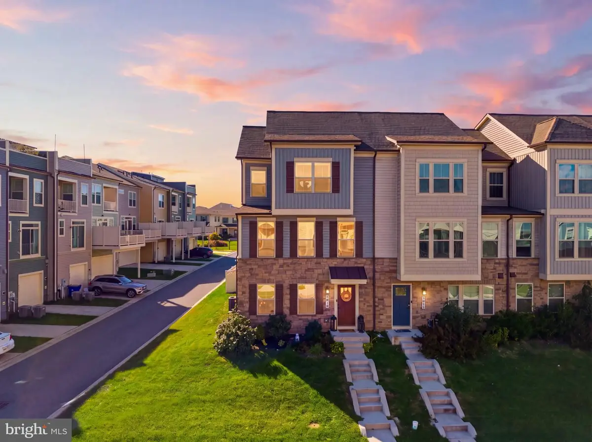 3610 Flatwoods Dr, Frederick, MD 21704 - #1