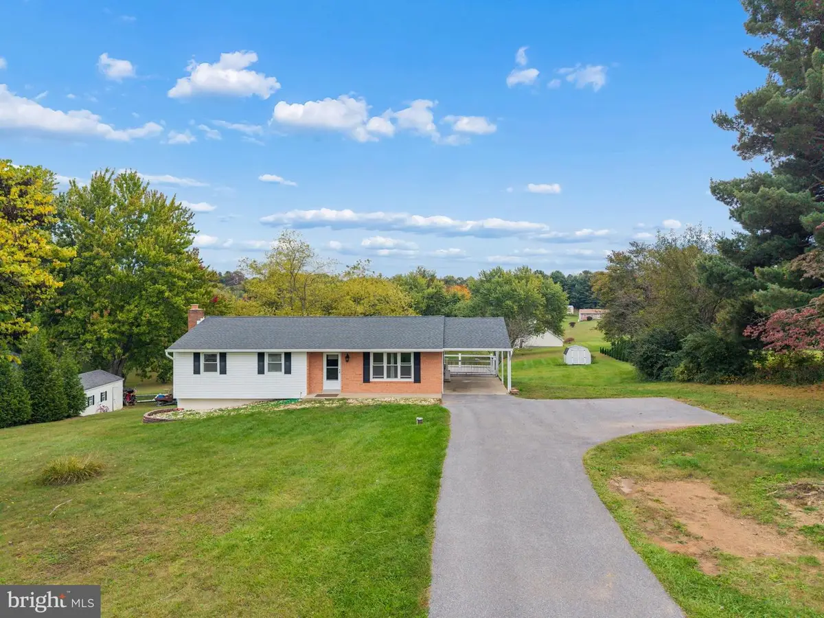 5813 Western View Pl, Mount Airy, MD 21771 - #1