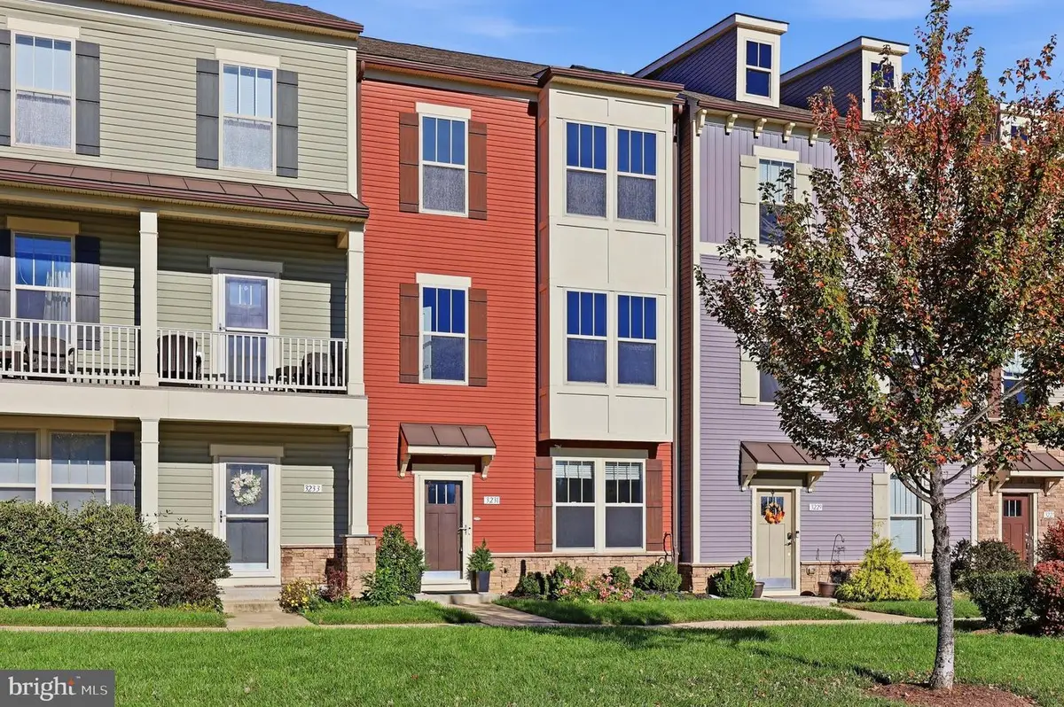 3231 Stone Barn Dr, Frederick, MD 21704 - #1