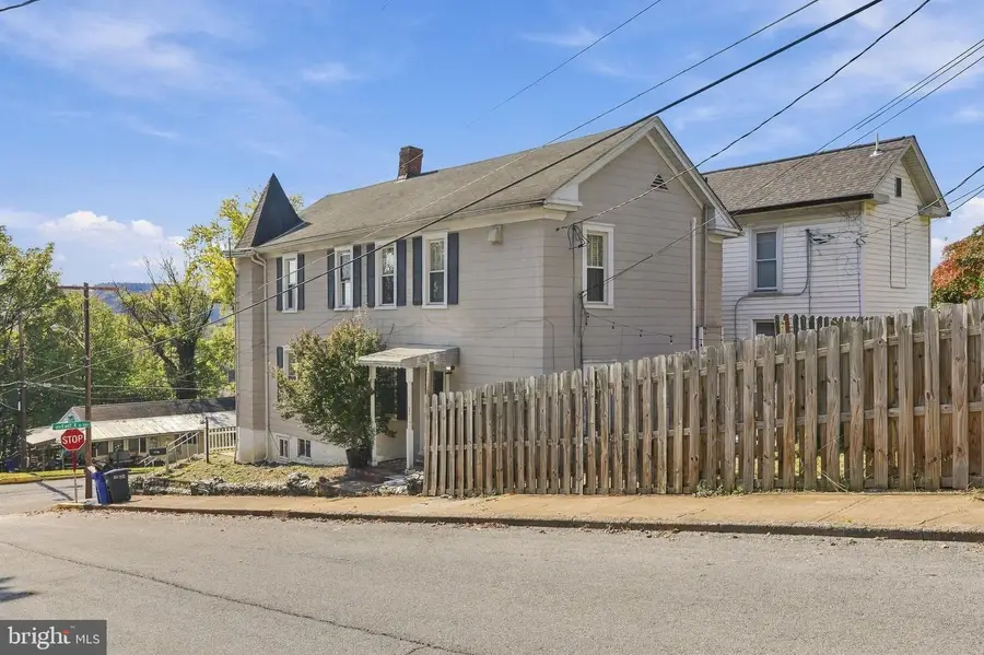 321 E A St E, Brunswick, MD 21716 - #3