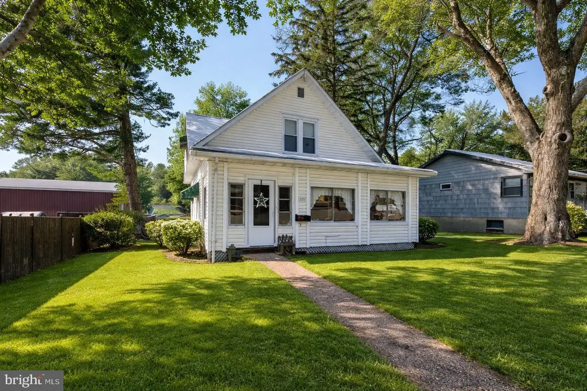 729 E Oak St, Oakland, MD 21550 - Image #1