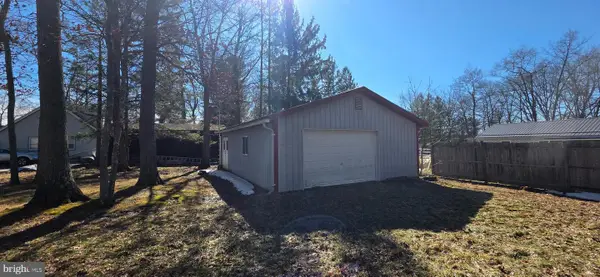 114 C St, MOUNTAIN LAKE PARK, MD 21550