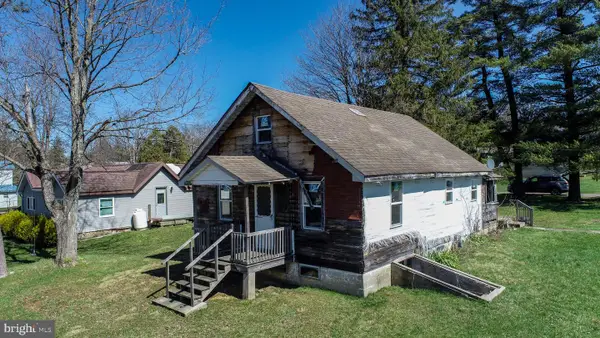 422 Maple Ave, OAKLAND, MD 21550