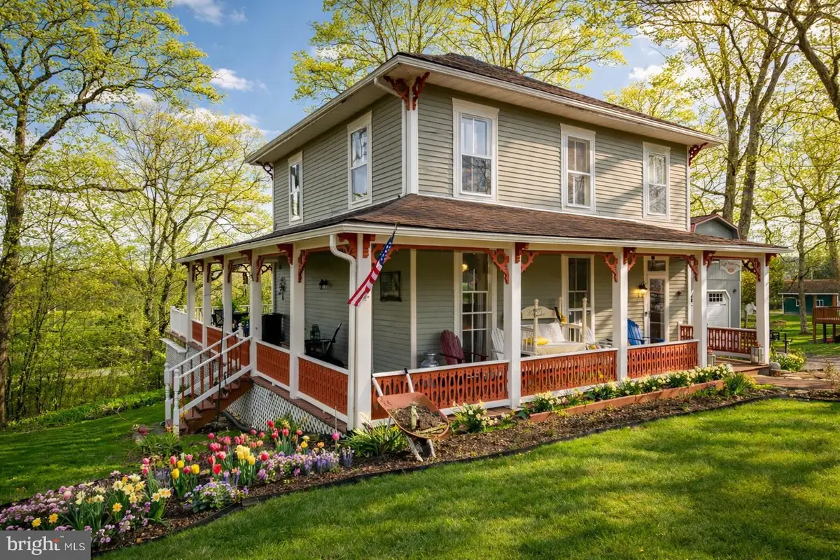 215 H St, Mountain Lake Park, MD 21550 - #1