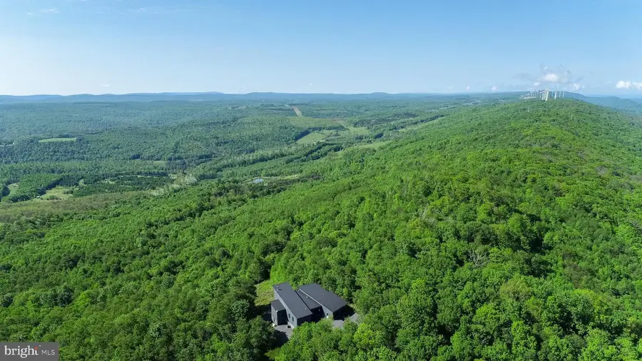 211 High Point Ridge Rd, Oakland, MD 21550 - #3