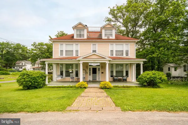 113 G St, MOUNTAIN LAKE PARK, MD 21550