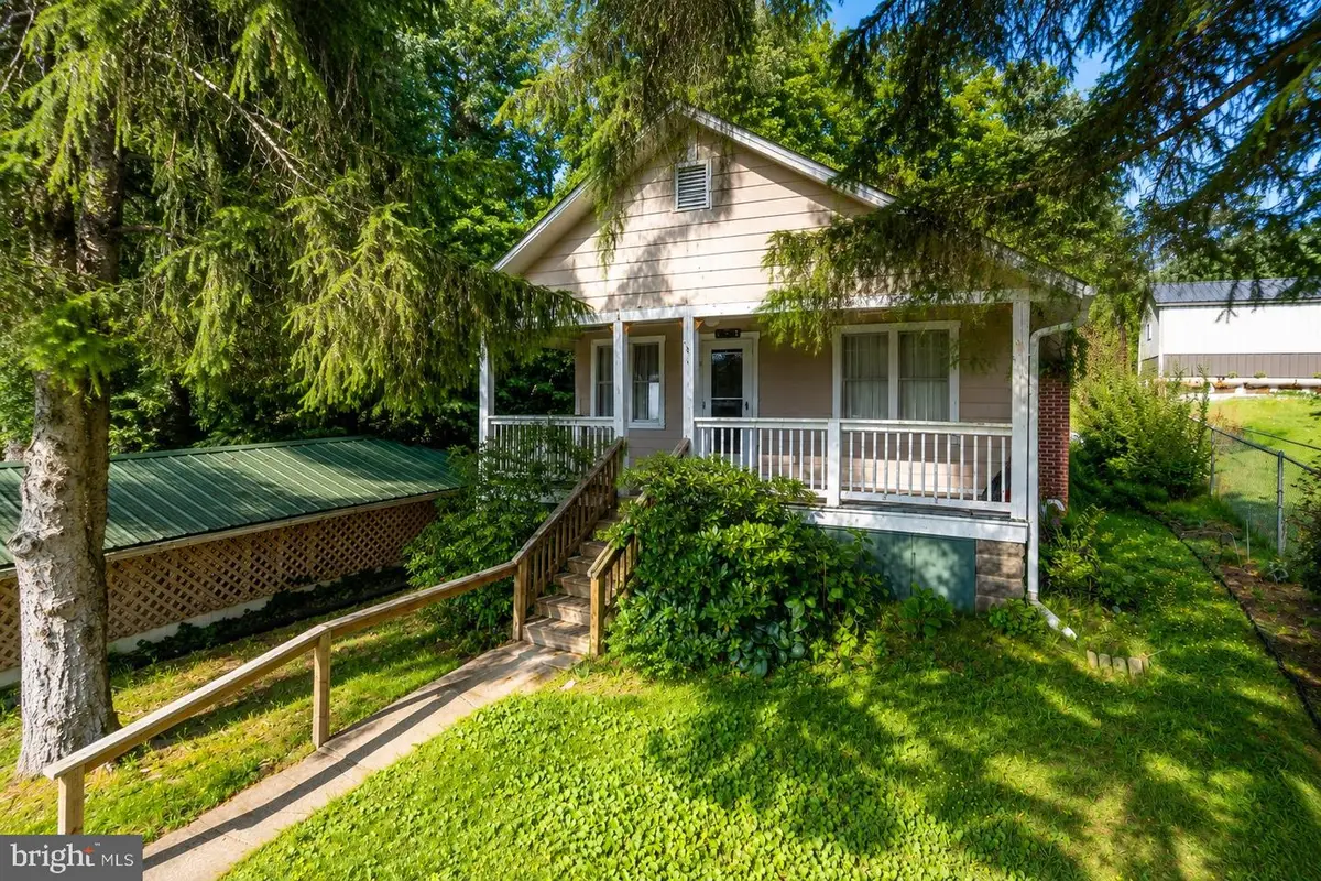 509 E St, Mountain Lake Park, MD 21550 - #1