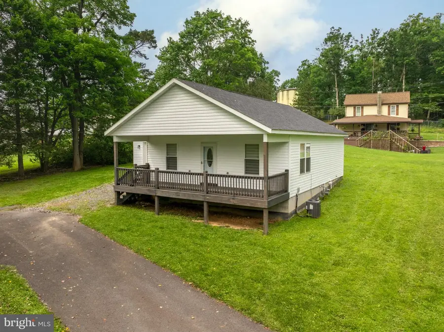 808 N St, Mountain Lake Park, MD 21550 - #3