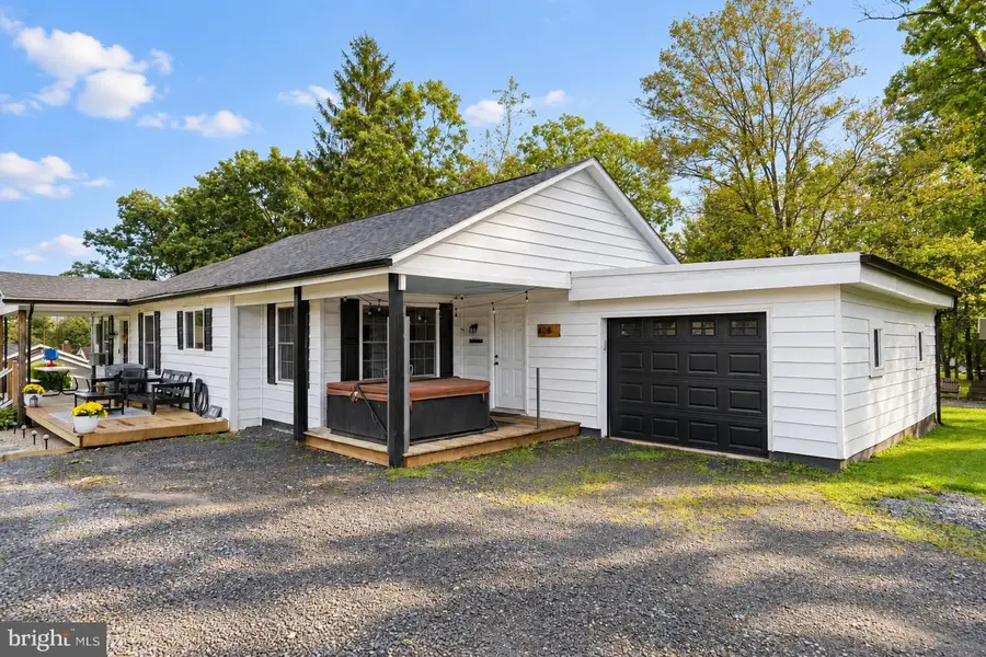 408 M St, Mountain Lake Park, MD 21550 - #3