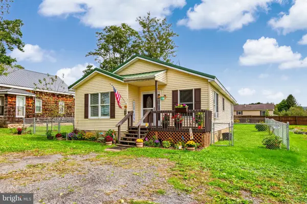 210 Seneca Ave, OAKLAND, MD 21550