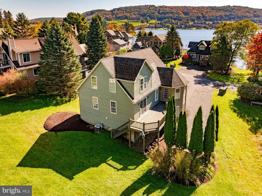 97 Lake Pointe Dr, McHenry, MD 21541 - #2
