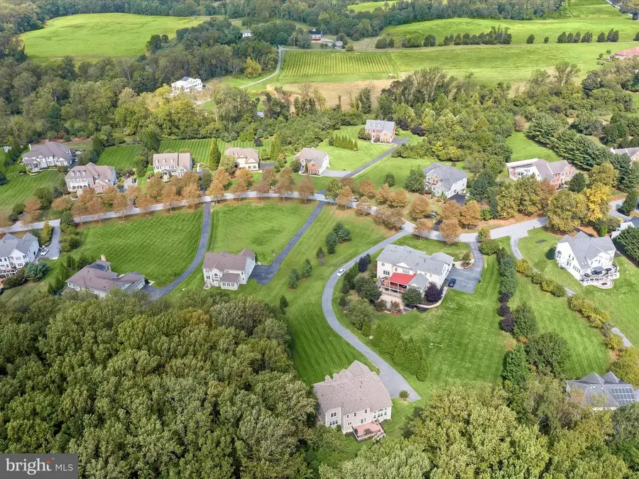 12033 Open Run Rd, Ellicott City, MD 21042 - Image #2
