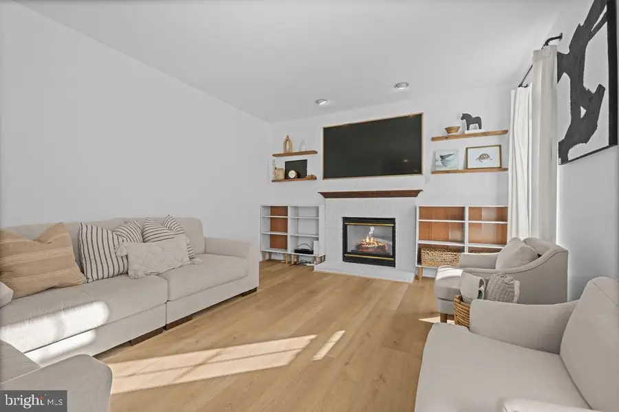 6909 Berry Wood Ct, Columbia, MD 21044 - Image #2