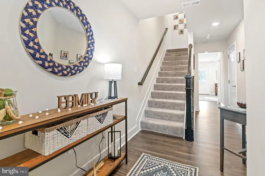 8043 Potter Pl, Elkridge, MD 21075 - Image #3