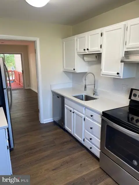 9401 Riverbrink Ct, Laurel, MD 20723 - Image #2