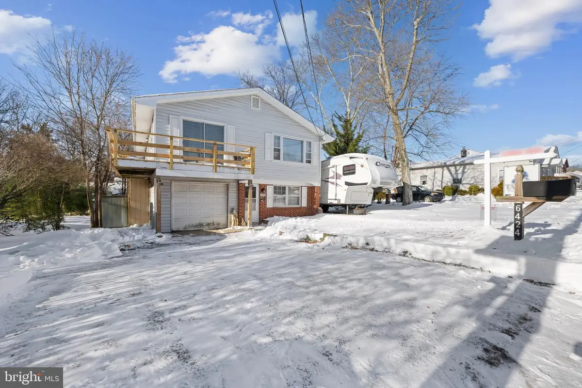 6424 Woodburn Ave, Elkridge, MD 21075 - Image #1