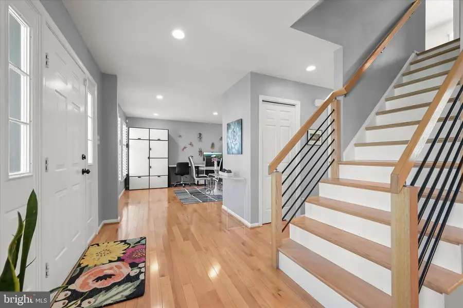 10153 Tanfield Ct, Ellicott City, MD 21042 - #2