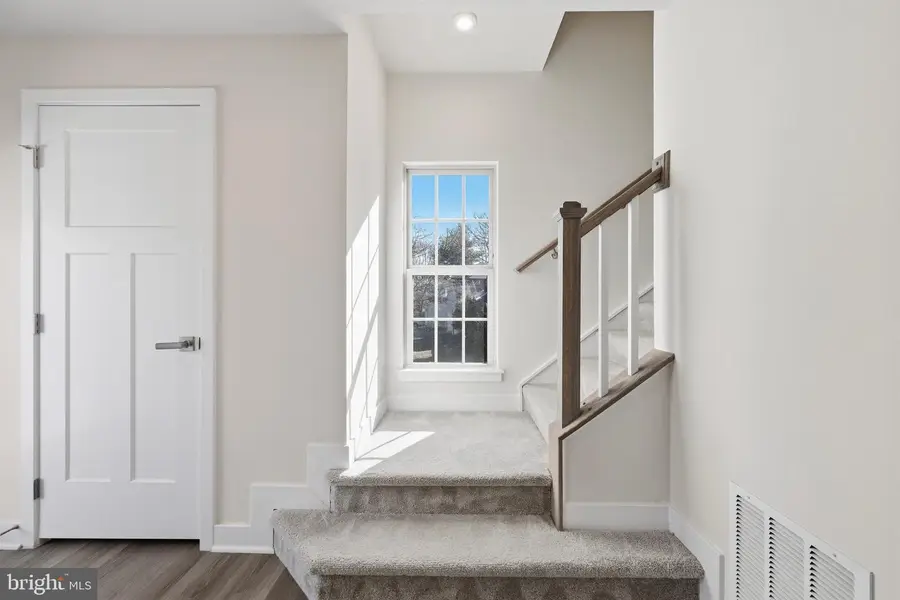 9590 Glen Oaks Ln, Columbia, MD 21046 - Image #2