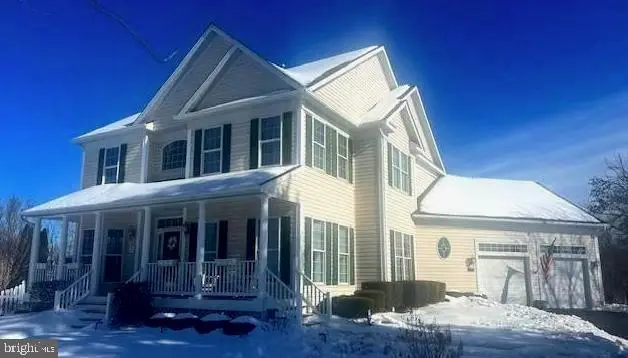 10800 Robin Lynn Dr, Ellicott City, MD 21042 - Image #1