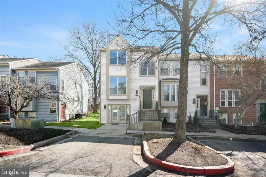 8106 Wooded Glen Ct, Ellicott City, MD 21043 - #2