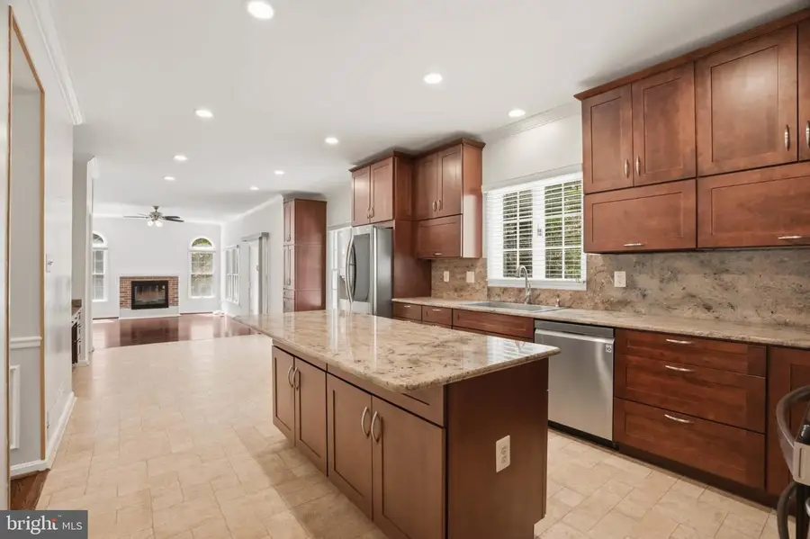 13499 Villadest Dr, Highland, MD 20777 - #2