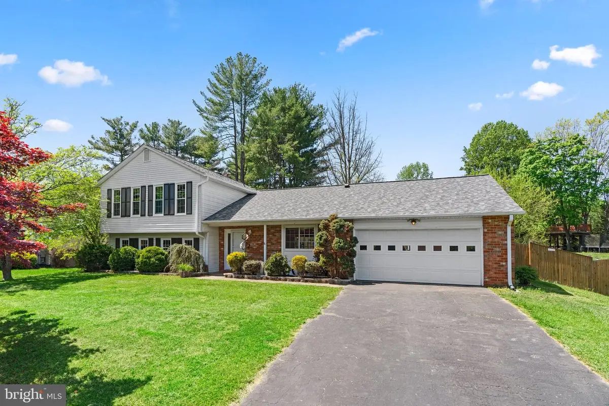 10022 Waterford Dr, Ellicott City, MD 21042 - #1