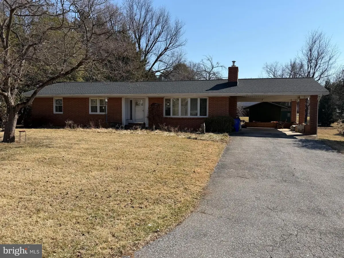 8966 Chapel Ave, Ellicott City, MD 21043 - #1