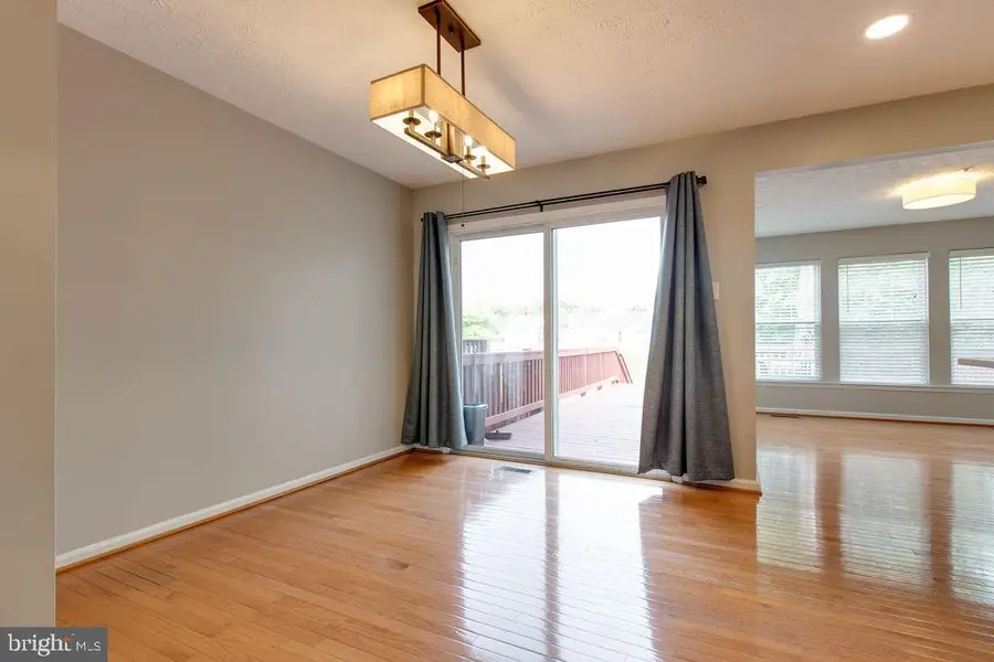 8702 Cresthill Ct, Laurel, MD 20723 - #2